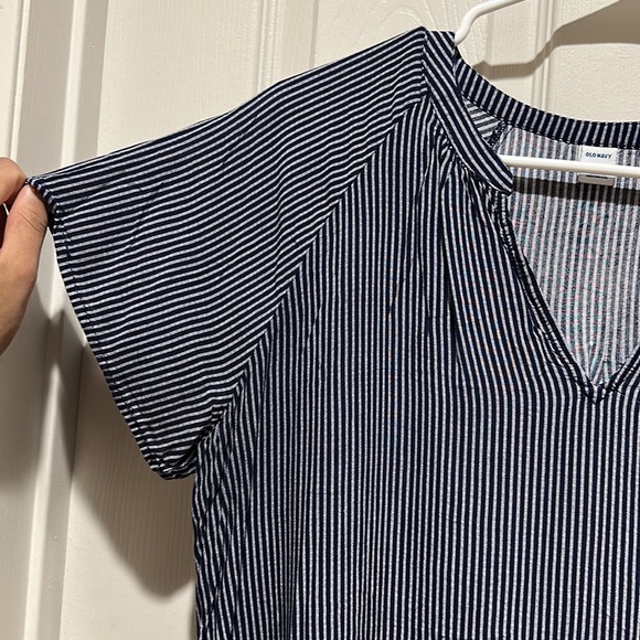Old Navy striped white & navy blue blouse with gathers in front and back. - Picture 4 of 6